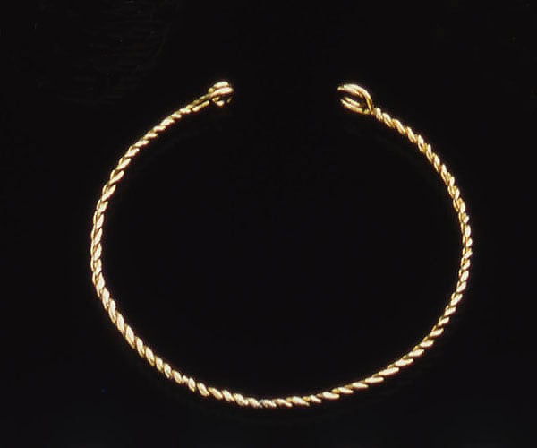 Gold Loop-terminal Torc