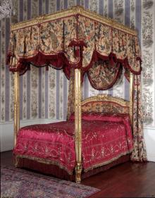 Four poster state bed